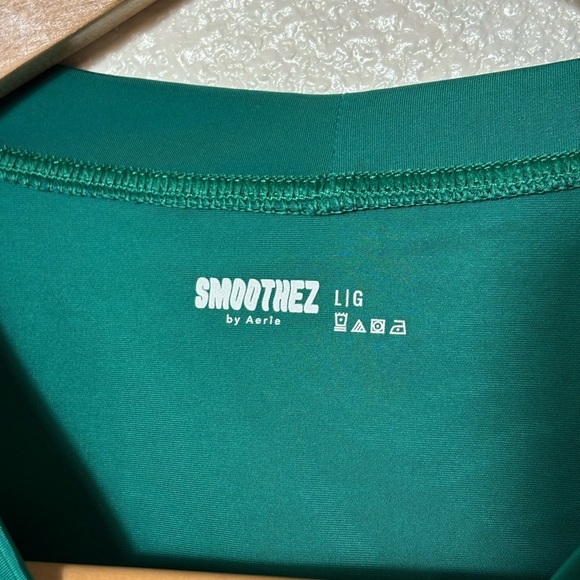 Aerie Smoothez Green Cropped Short Sleeve Top Size Large | feminine | flirty - Picture 2 of 4